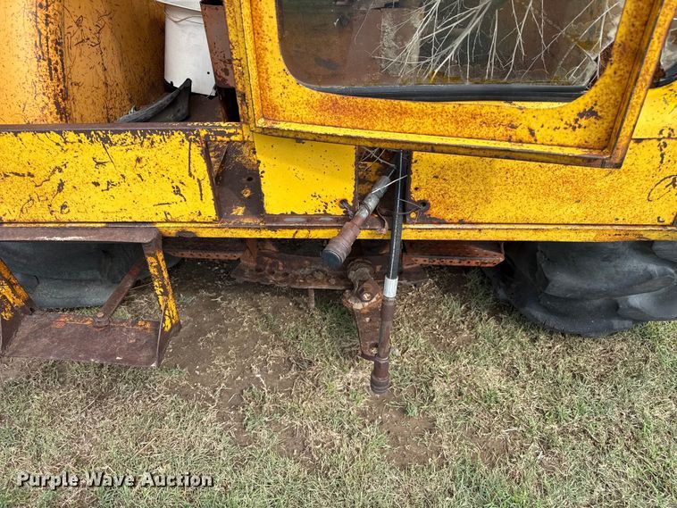 image for item EW4410 Minneapolis Moline G VI tractor