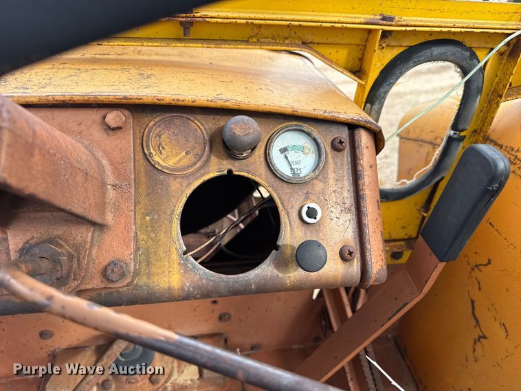 image for item EW4410 Minneapolis Moline G VI tractor