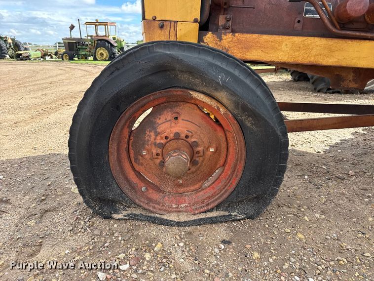 image for item EW4411 Minneapolis Moline G705 tractor
