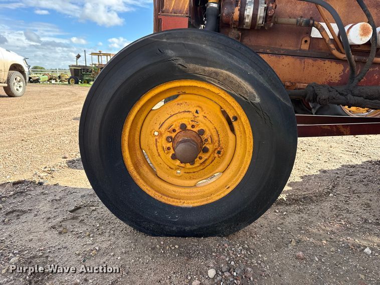 image for item EW4412 Minneapolis Moline G VI tractor