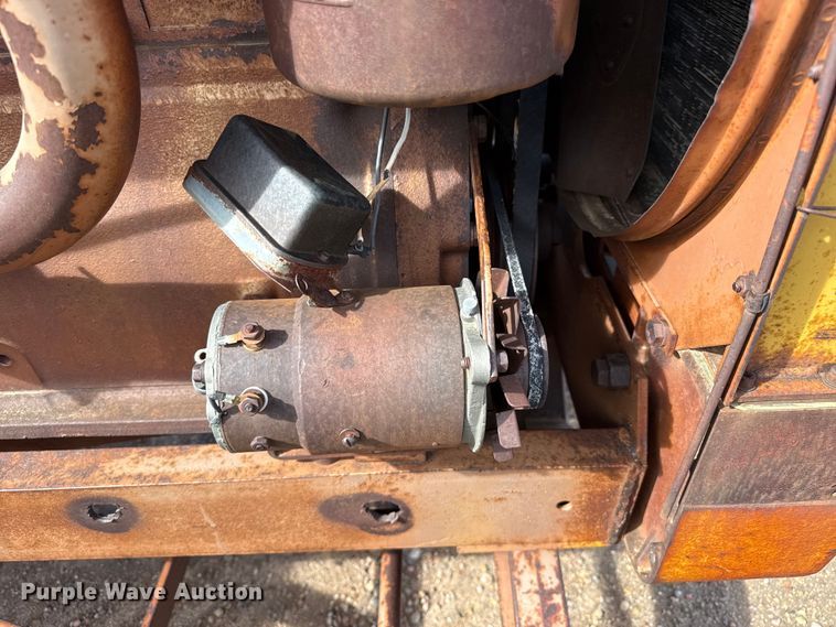 image for item EW4413 Minneapolis Moline G VI tractor