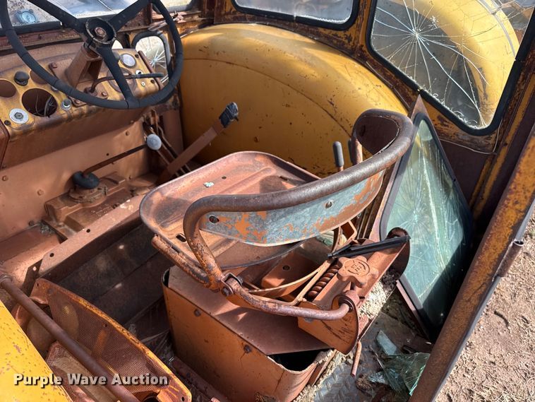 image for item EW4413 Minneapolis Moline G VI tractor