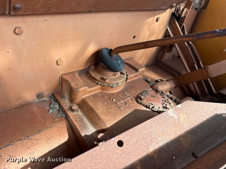 image for item EW4413 Minneapolis Moline G VI tractor