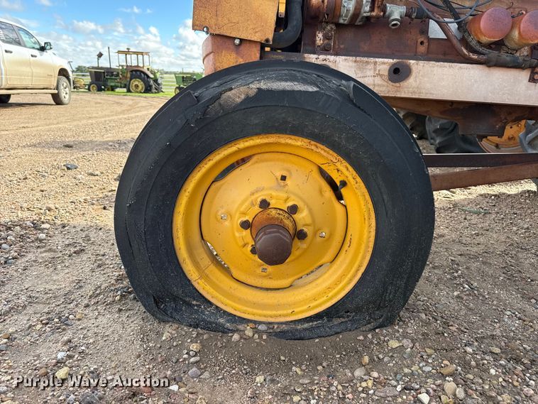 image for item EW4413 Minneapolis Moline G VI tractor