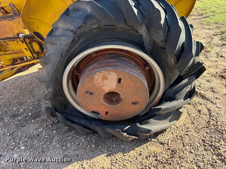 image for item EW4418 Minneapolis Moline U tractor