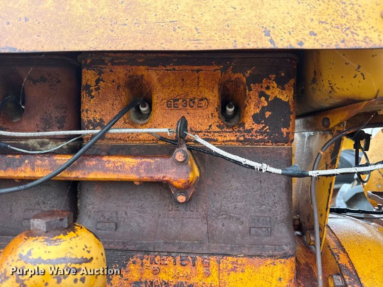 image for item EW4419 1948 Minneapolis Moline UTS tractor