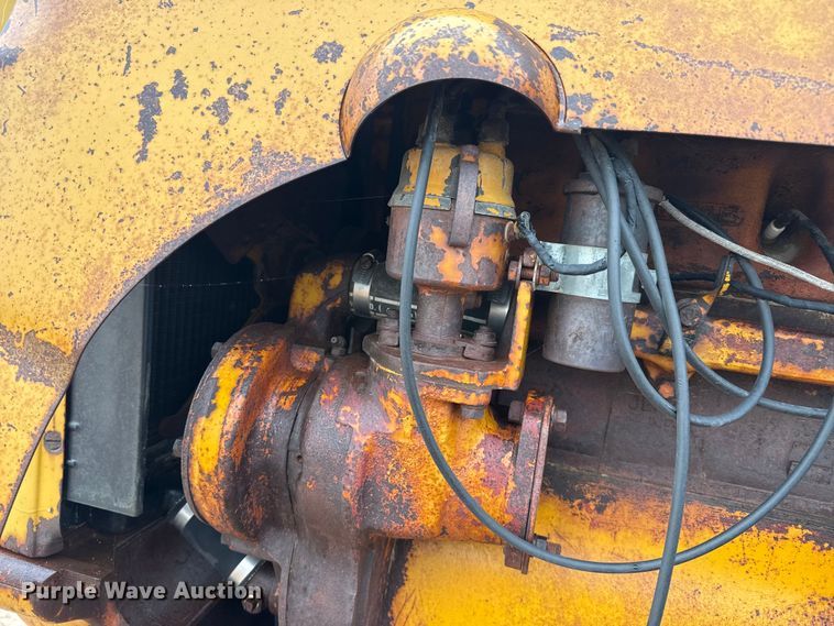 image for item EW4419 1948 Minneapolis Moline UTS tractor