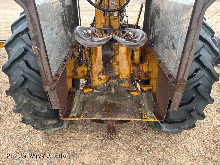 image for item EW4419 1948 Minneapolis Moline UTS tractor