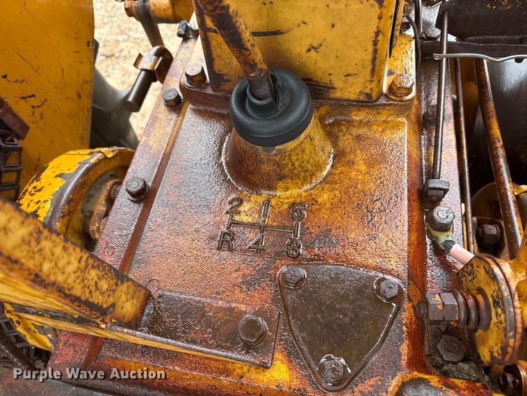 image for item EW4419 1948 Minneapolis Moline UTS tractor