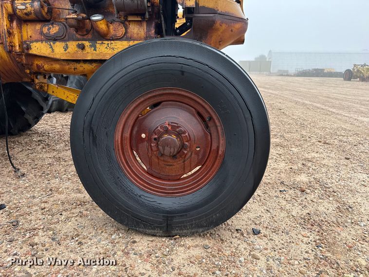 image for item EW4419 1948 Minneapolis Moline UTS tractor