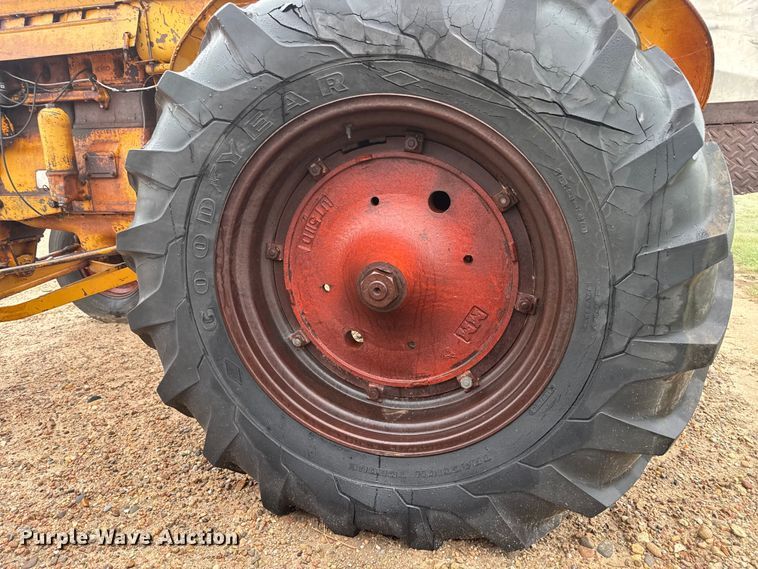 image for item EW4419 1948 Minneapolis Moline UTS tractor