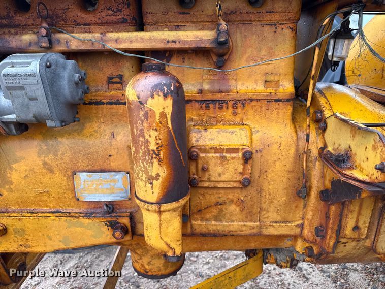 image for item EW4420 1948 Minneapolis Moline UTS tractor