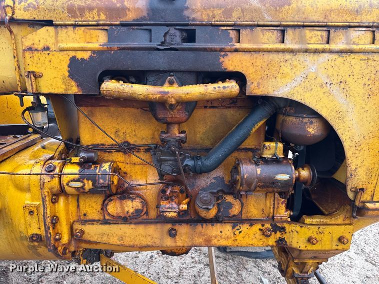 image for item EW4420 1948 Minneapolis Moline UTS tractor