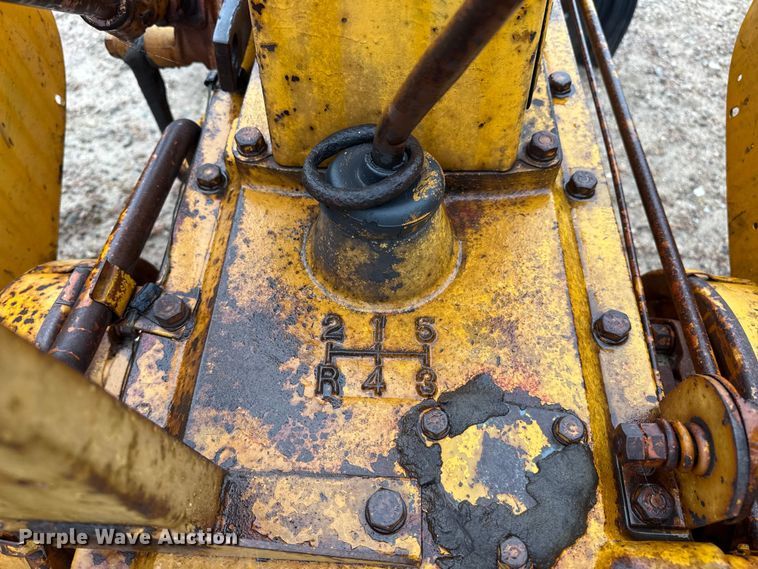 image for item EW4420 1948 Minneapolis Moline UTS tractor