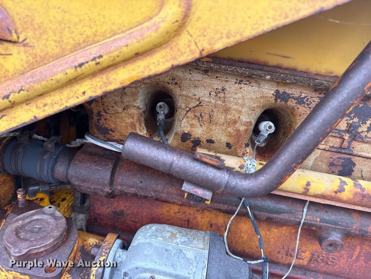 image for item EW4423 1940 Minneapolis Moline UTU tractor