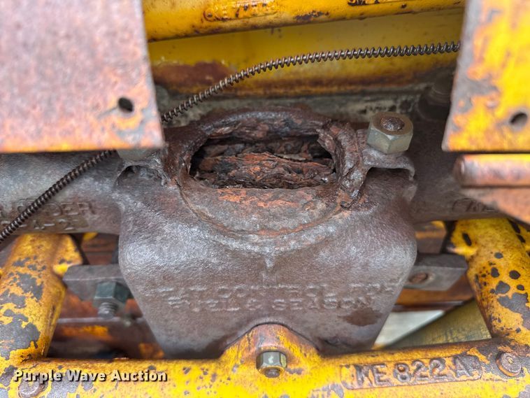 image for item EW4423 1940 Minneapolis Moline UTU tractor