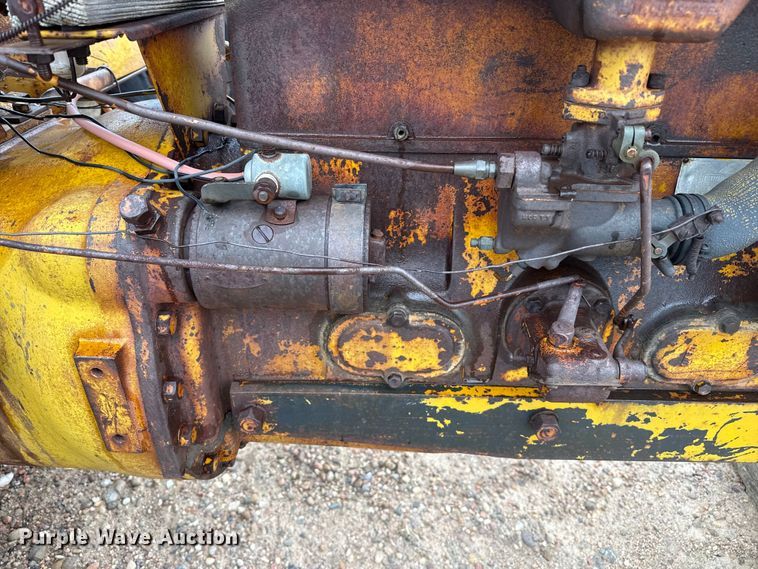 image for item EW4423 1940 Minneapolis Moline UTU tractor