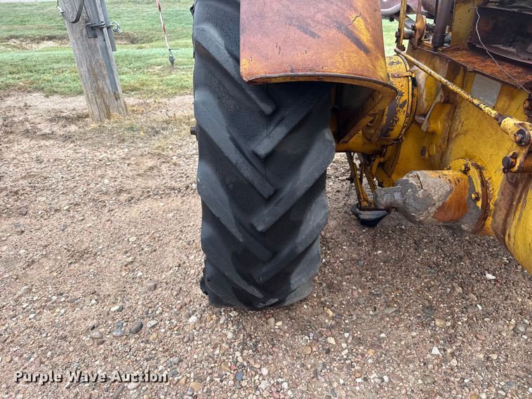 image for item EW4423 1940 Minneapolis Moline UTU tractor