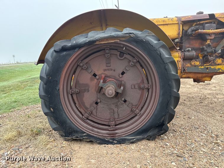 image for item EW4423 1940 Minneapolis Moline UTU tractor