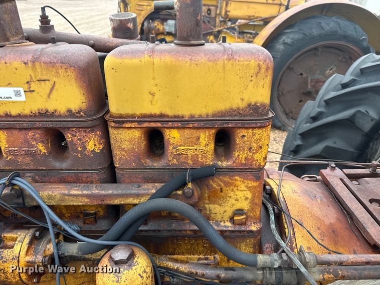 image for item EW4424 1949 Minneapolis Moline UTS tractor