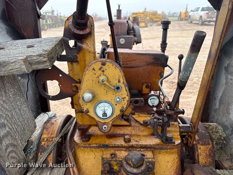 image for item EW4424 1949 Minneapolis Moline UTS tractor