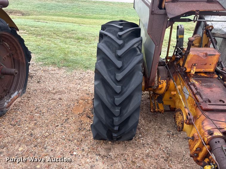 image for item EW4424 1949 Minneapolis Moline UTS tractor