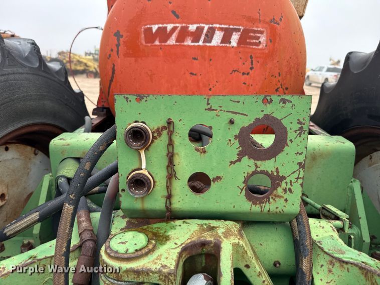 image for item EW4425 1971 Oliver 2655 4WD tractor