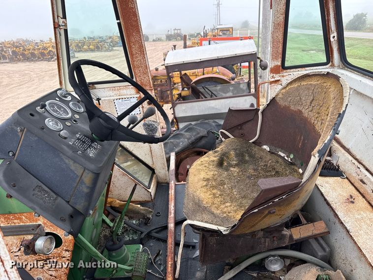 image for item EW4425 1971 Oliver 2655 4WD tractor
