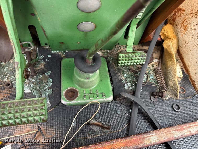 image for item EW4425 1971 Oliver 2655 4WD tractor