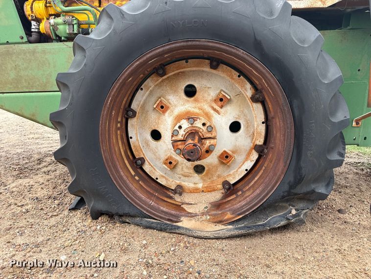 image for item EW4425 1971 Oliver 2655 4WD tractor