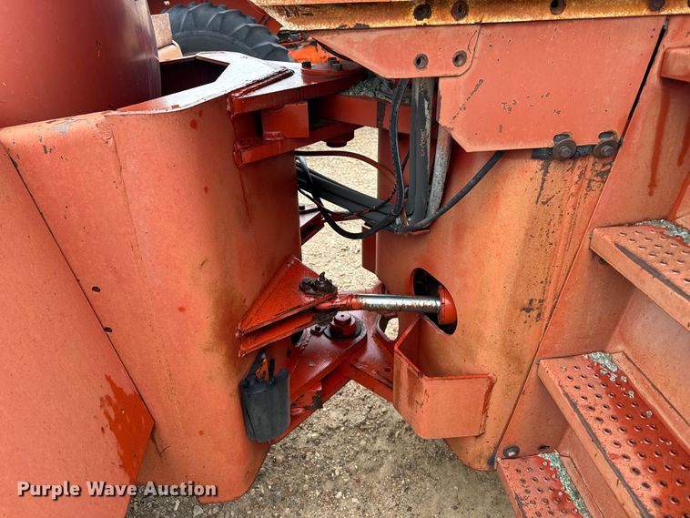 image for item EW4426 Minneapolis Moline A4T-1600 4WD tractor