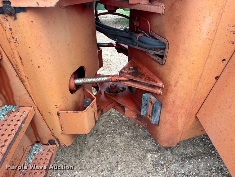image for item EW4426 Minneapolis Moline A4T-1600 4WD tractor