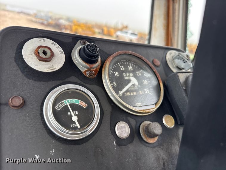 image for item EW4426 Minneapolis Moline A4T-1600 4WD tractor