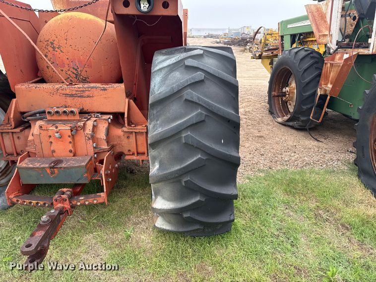 image for item EW4426 Minneapolis Moline A4T-1600 4WD tractor