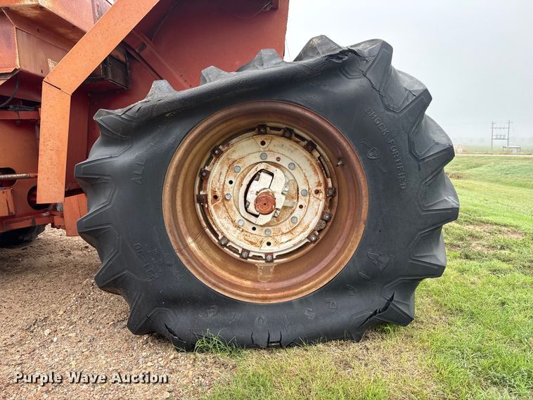 image for item EW4426 Minneapolis Moline A4T-1600 4WD tractor