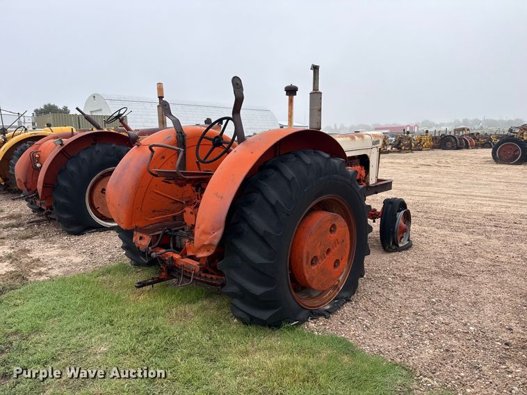 image for item EW4427 1959 Case 900-B tractor