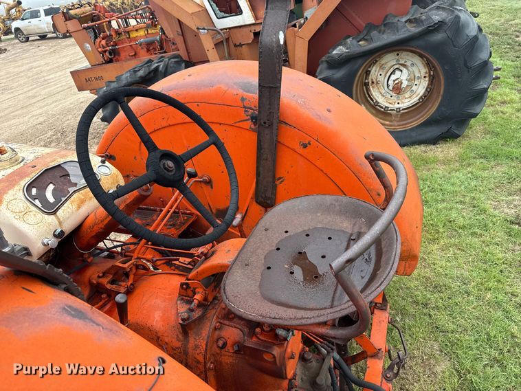 image for item EW4427 1959 Case 900-B tractor