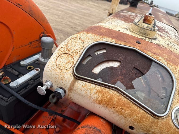 image for item EW4427 1959 Case 900-B tractor
