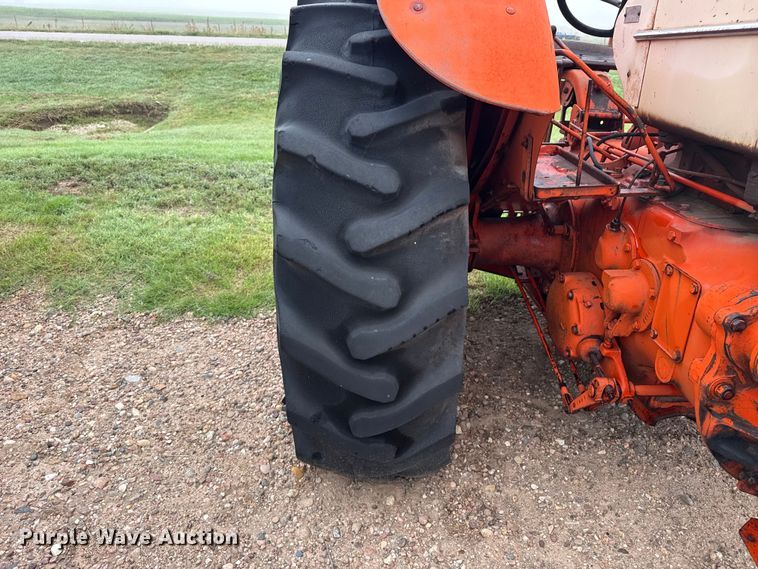 image for item EW4427 1959 Case 900-B tractor