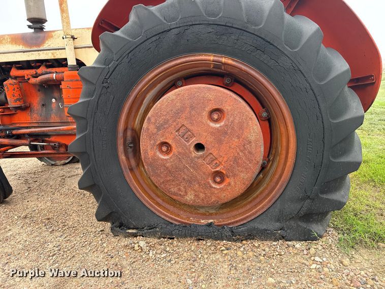 image for item EW4427 1959 Case 900-B tractor