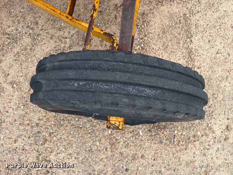 image for item EW4429 1958 Minneapolis Moline GB tractor