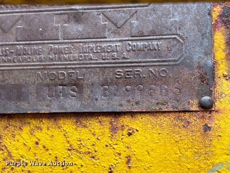 image for item EW4430 Minneapolis Moline UTS tractor