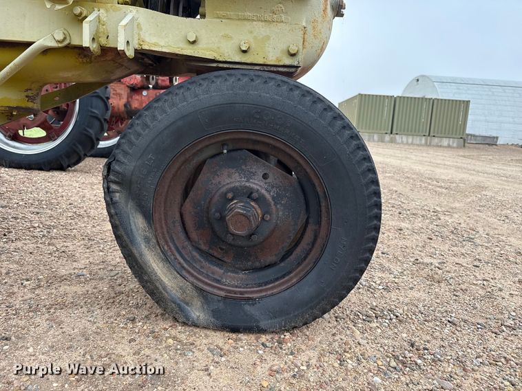 image for item EW4431 Minneapolis Moline UTU tractor