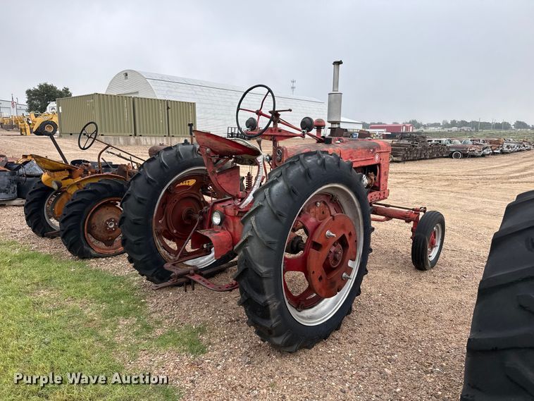 image for item EW4432 McCormick Farmall H tractor