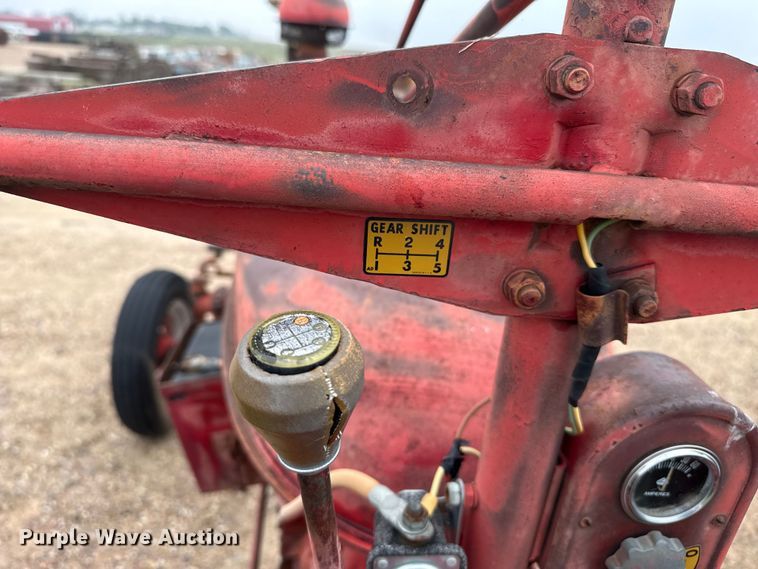 image for item EW4432 McCormick Farmall H tractor
