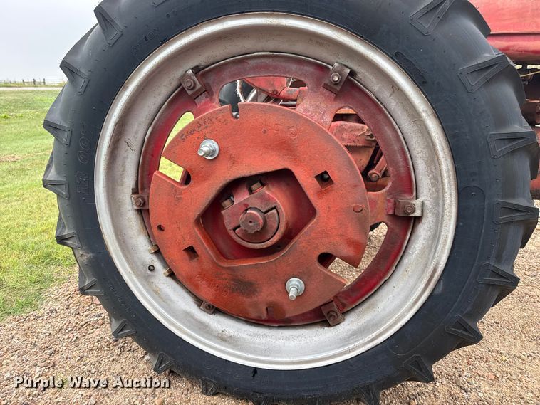 image for item EW4432 McCormick Farmall H tractor