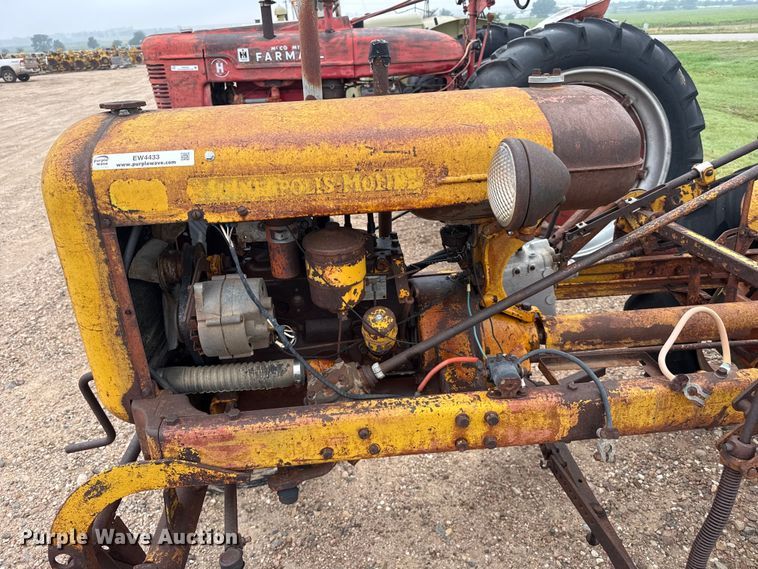 image for item EW4433 B.F. Avery A tractor