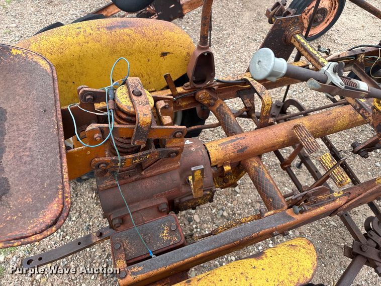 image for item EW4433 B.F. Avery A tractor