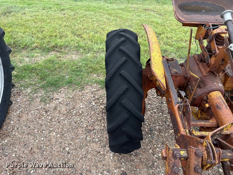 image for item EW4433 B.F. Avery A tractor
