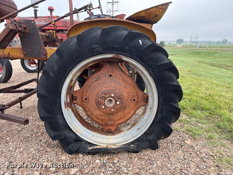 image for item EW4433 B.F. Avery A tractor